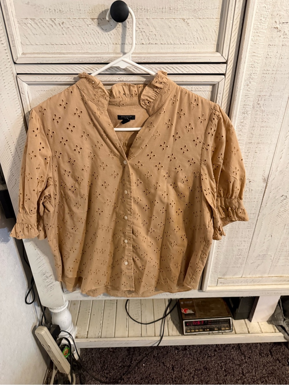 Ann Taylor Tan Eyelet Ruffled Collar Button-Up Blouse